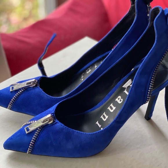 HEELS 👠 NWOB - Picture 2 of 5